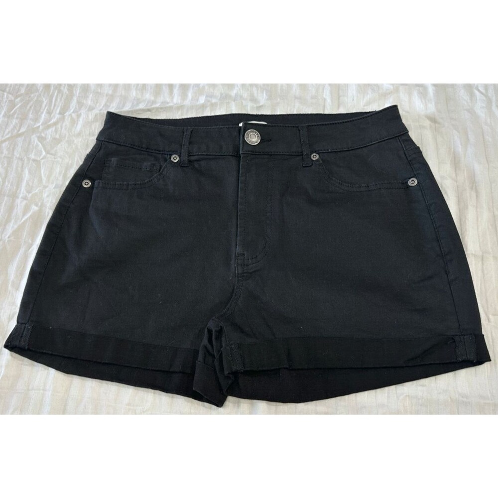 MAURICES WOMENS SHORTS SIZE 7/8